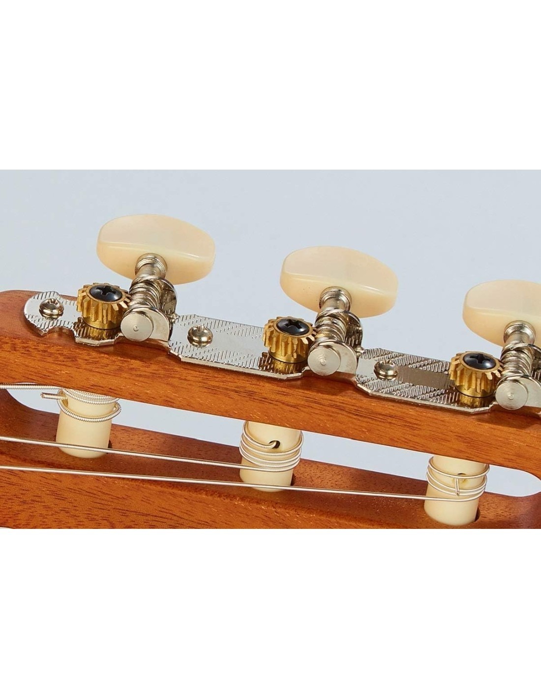 Pacco Convenienza: Chitarra Classica Yamaha C40MII - Borsa - Plettro - Poggiapiedi - Leggio - Corde di ricambio-paradisesound.it